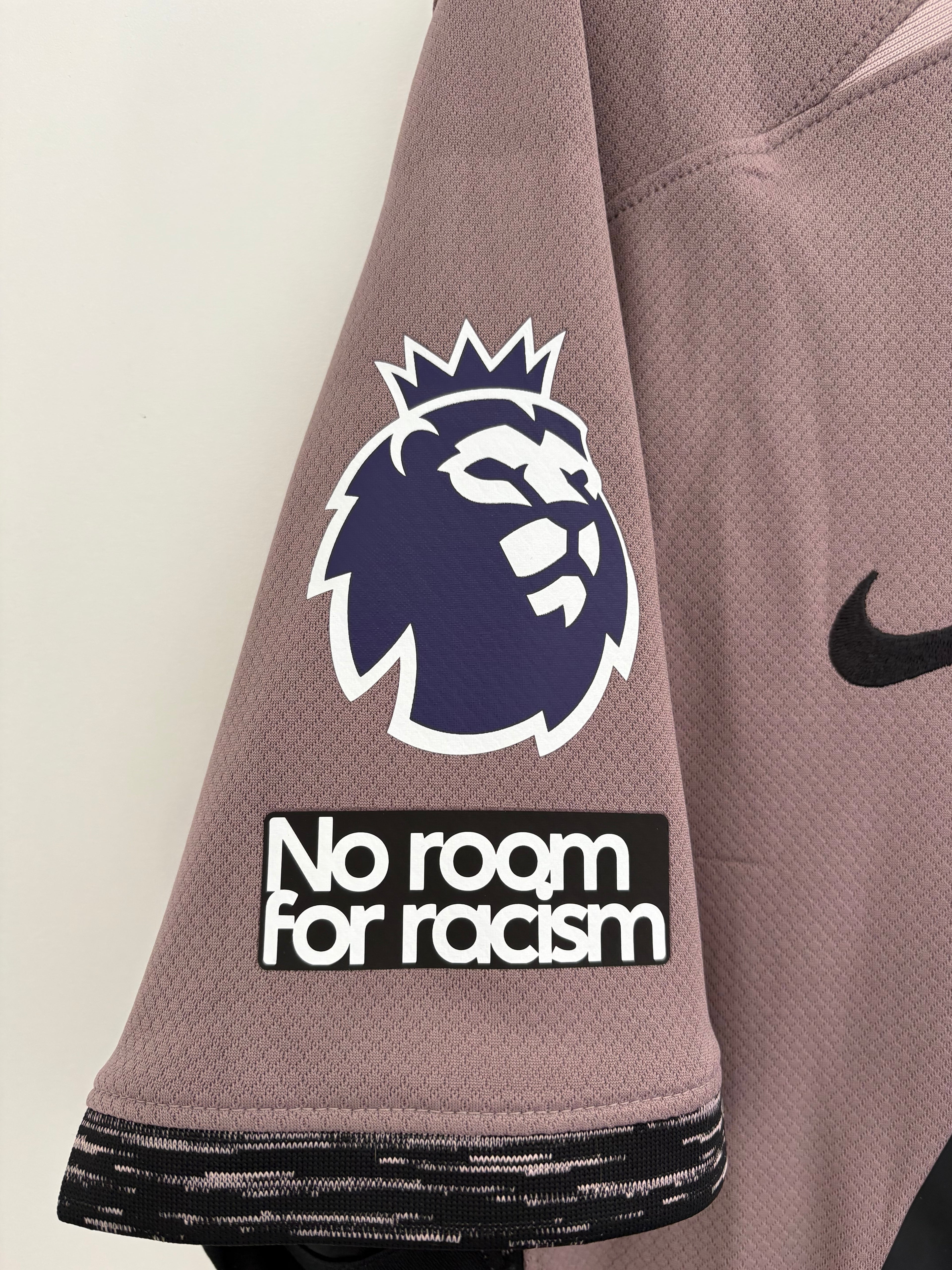 Tottenham 2023/24 Third Shirt - Romero 17 - Medium