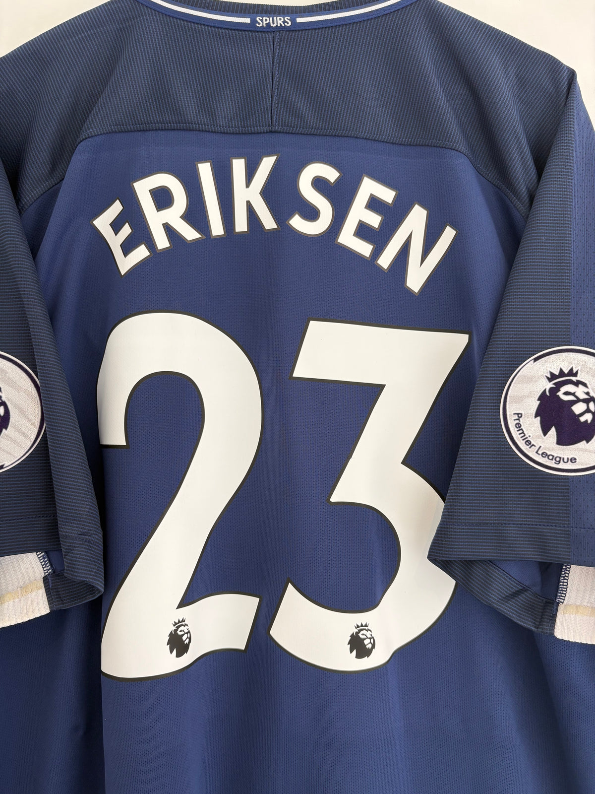 Tottenham 2017/18 Away Shirt - Eriksen 23 - XL