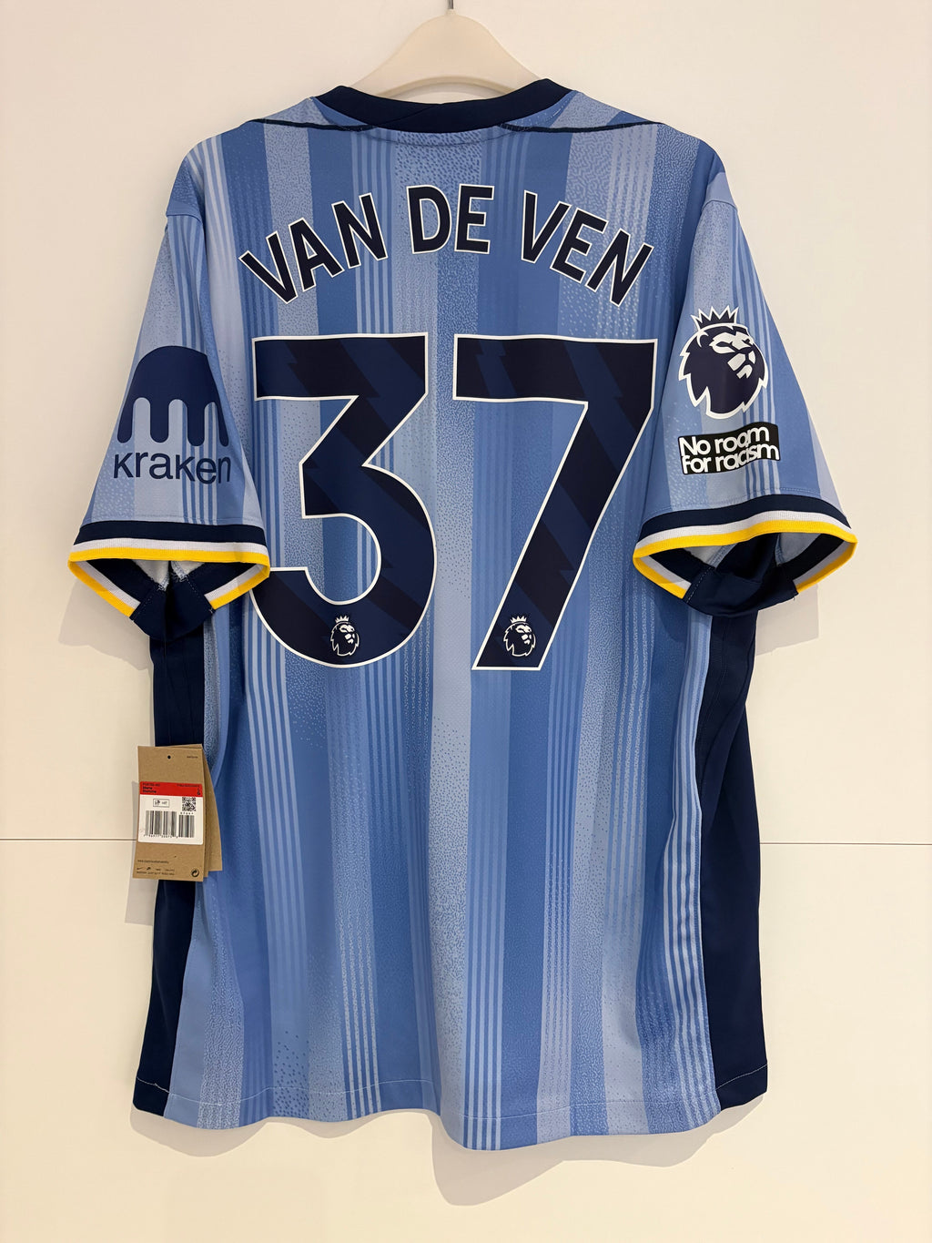 Tottenham 2024/25 Away Shirt - Van de Ven 37 - Large
