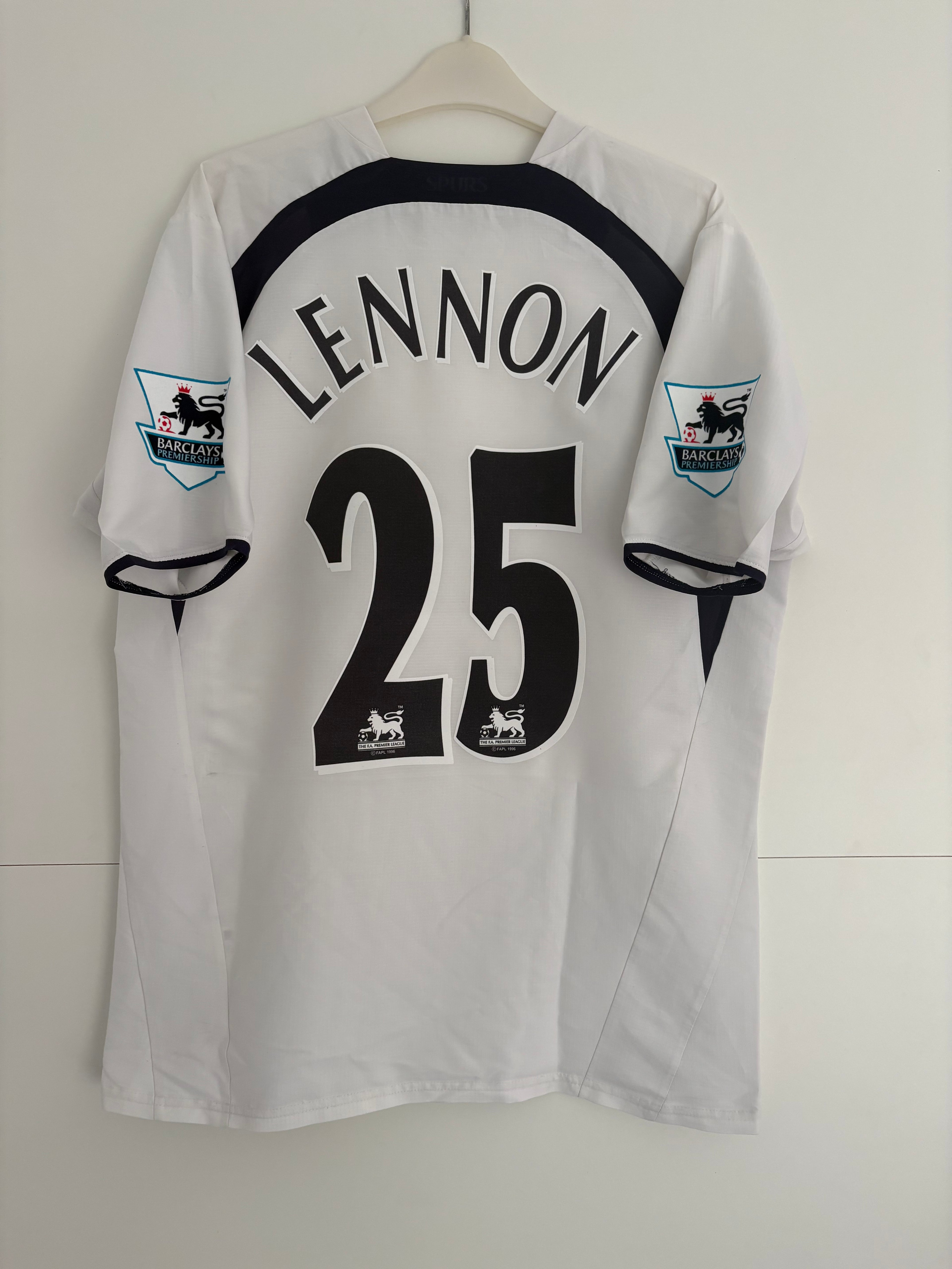 Tottenham 2006/07 Home Shirt - Lennon 25 - Medium