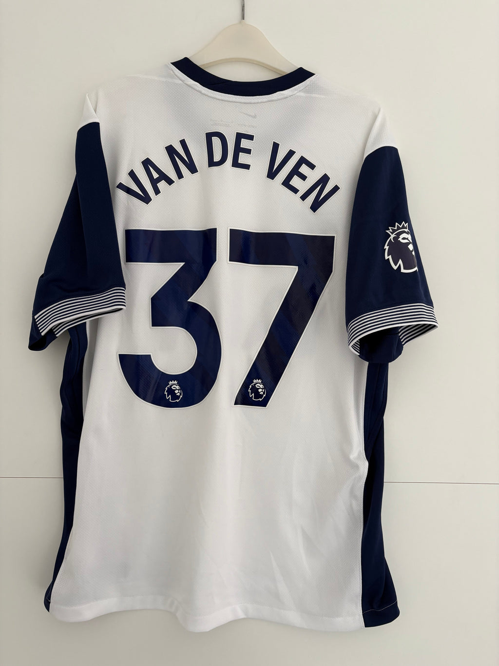 Tottenham 2024/25 Home Shirt - Van de Ven 37 - Large