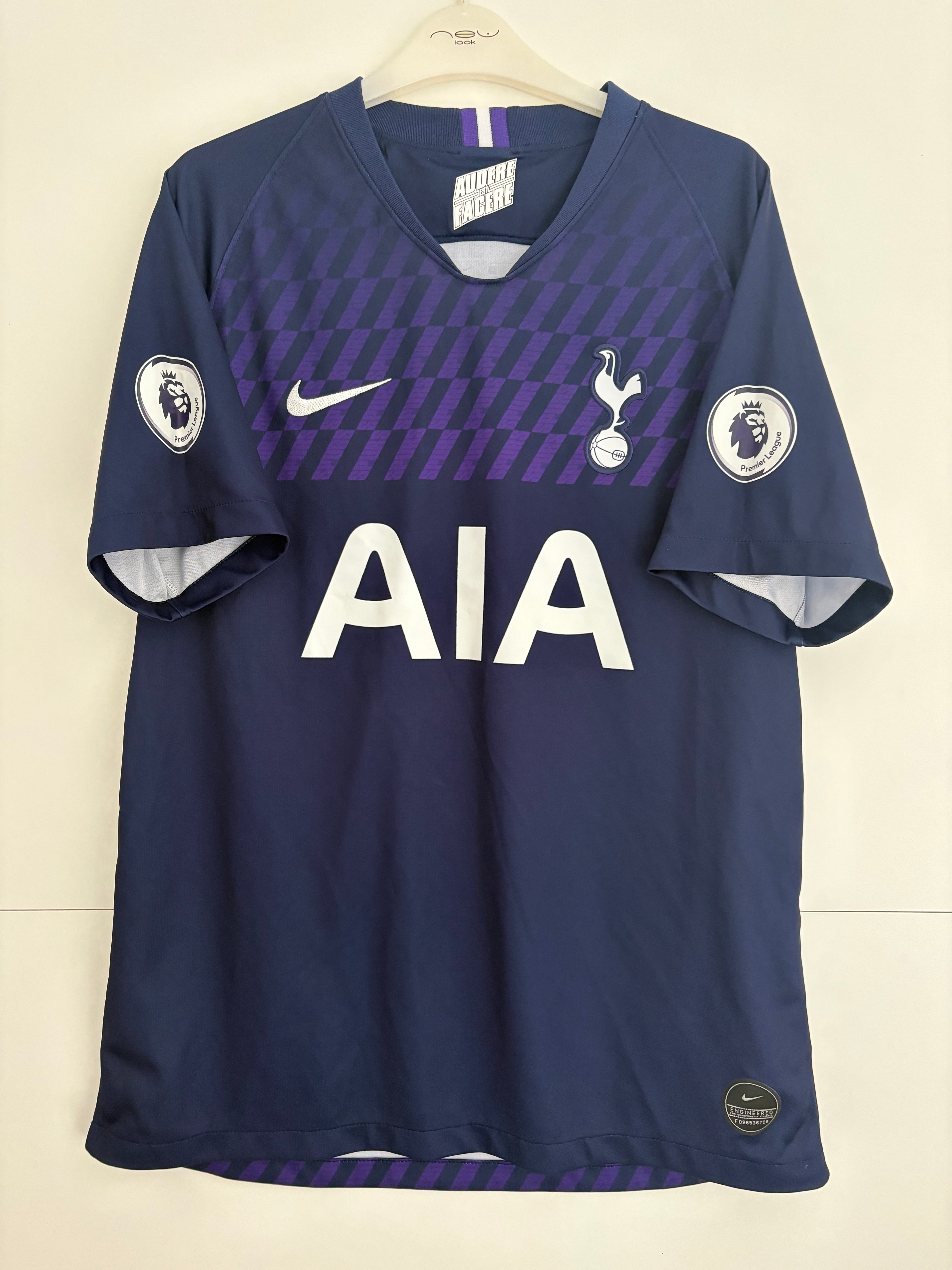 Tottenham 2019/20 Away Shirt - Aurier 24 - Large