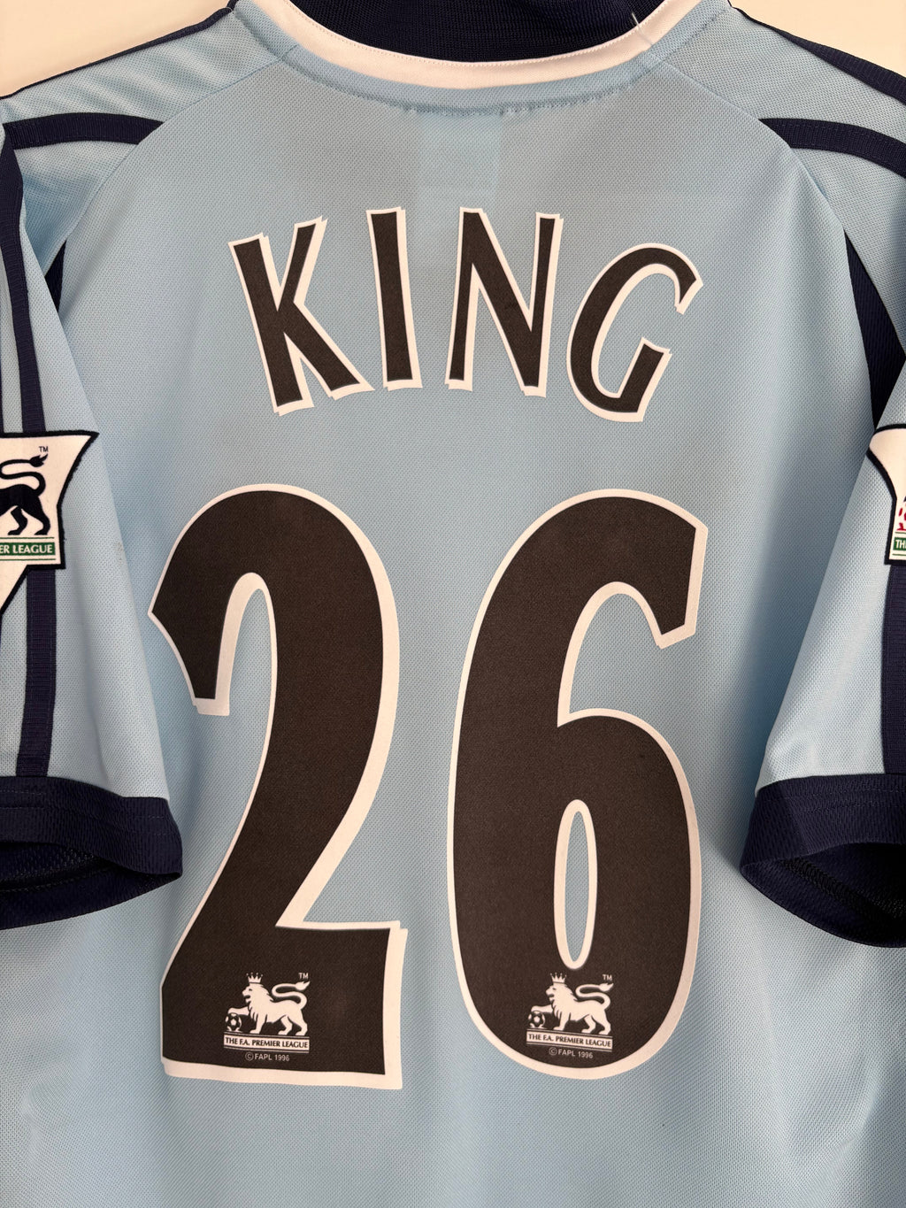 Tottenham 2001/02 Away Shirt - King 26 - Medium