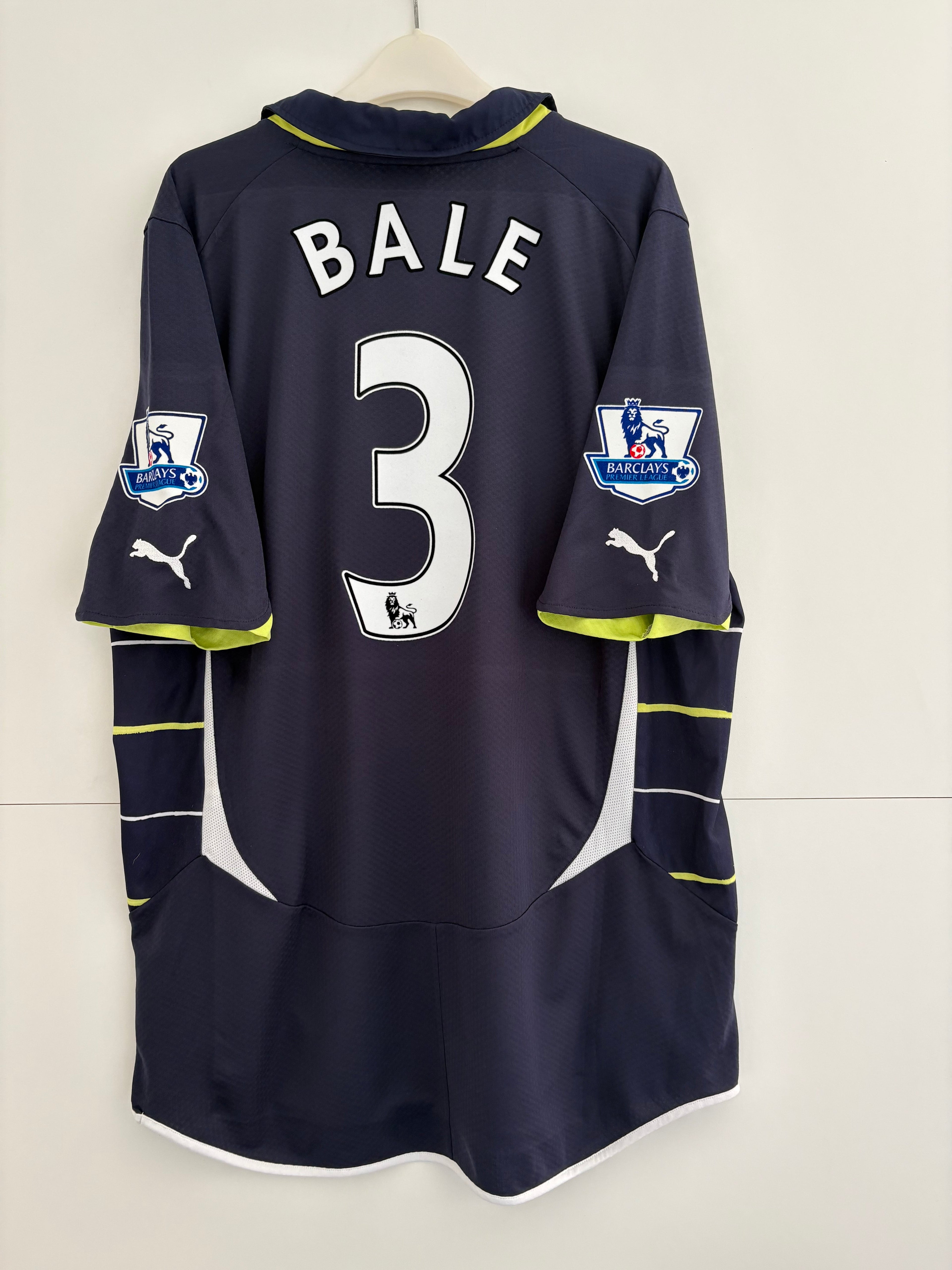 Tottenham 2010/11 Away Shirt - Bale 3 - Large