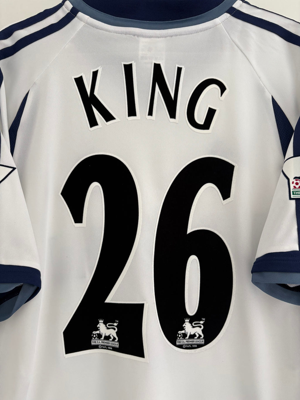 Tottenham 2001/02 Home Shirt - King 26 - Medium