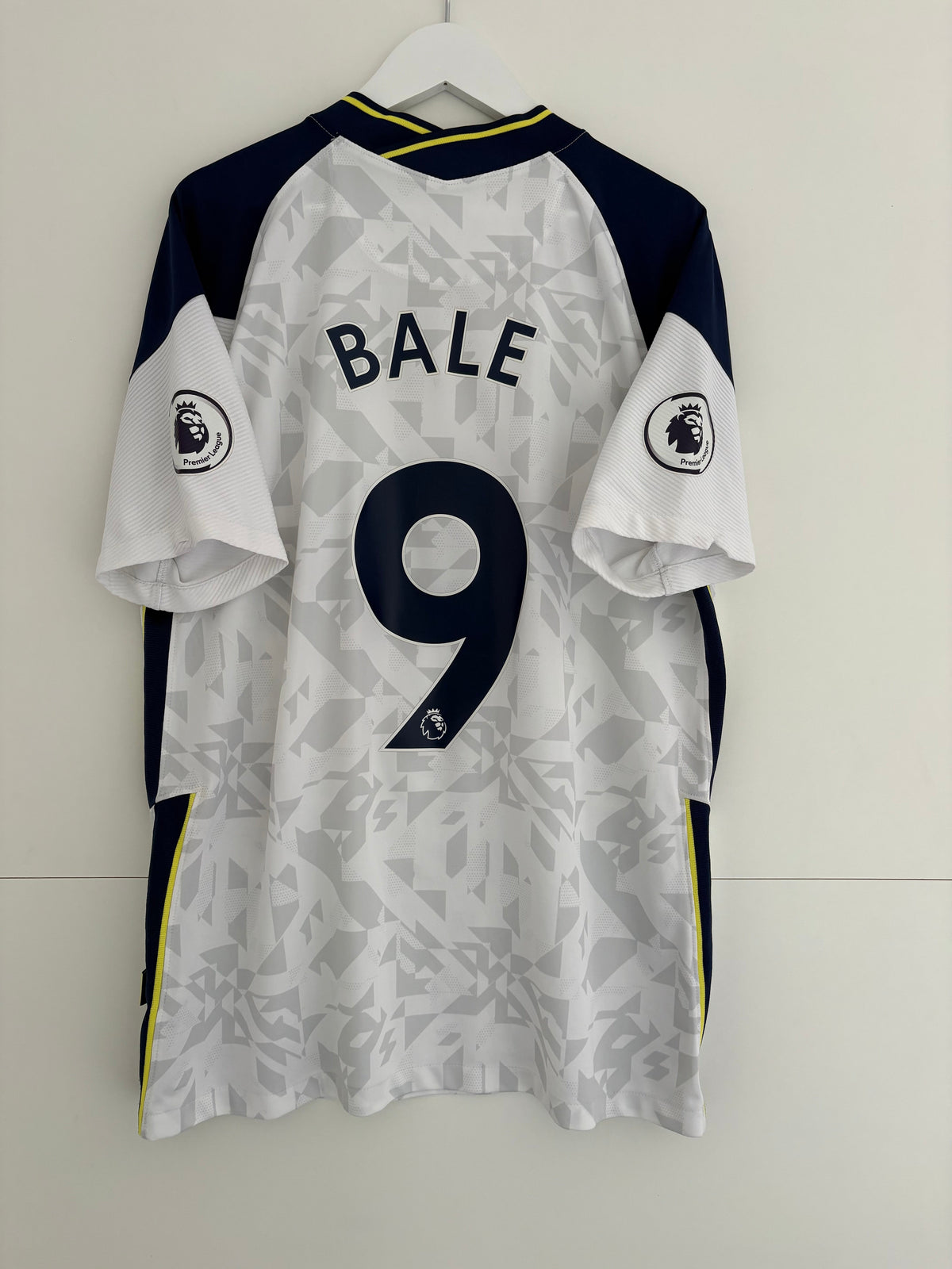 Tottenham 2020/21 Home Shirt - Bale 9 - Large