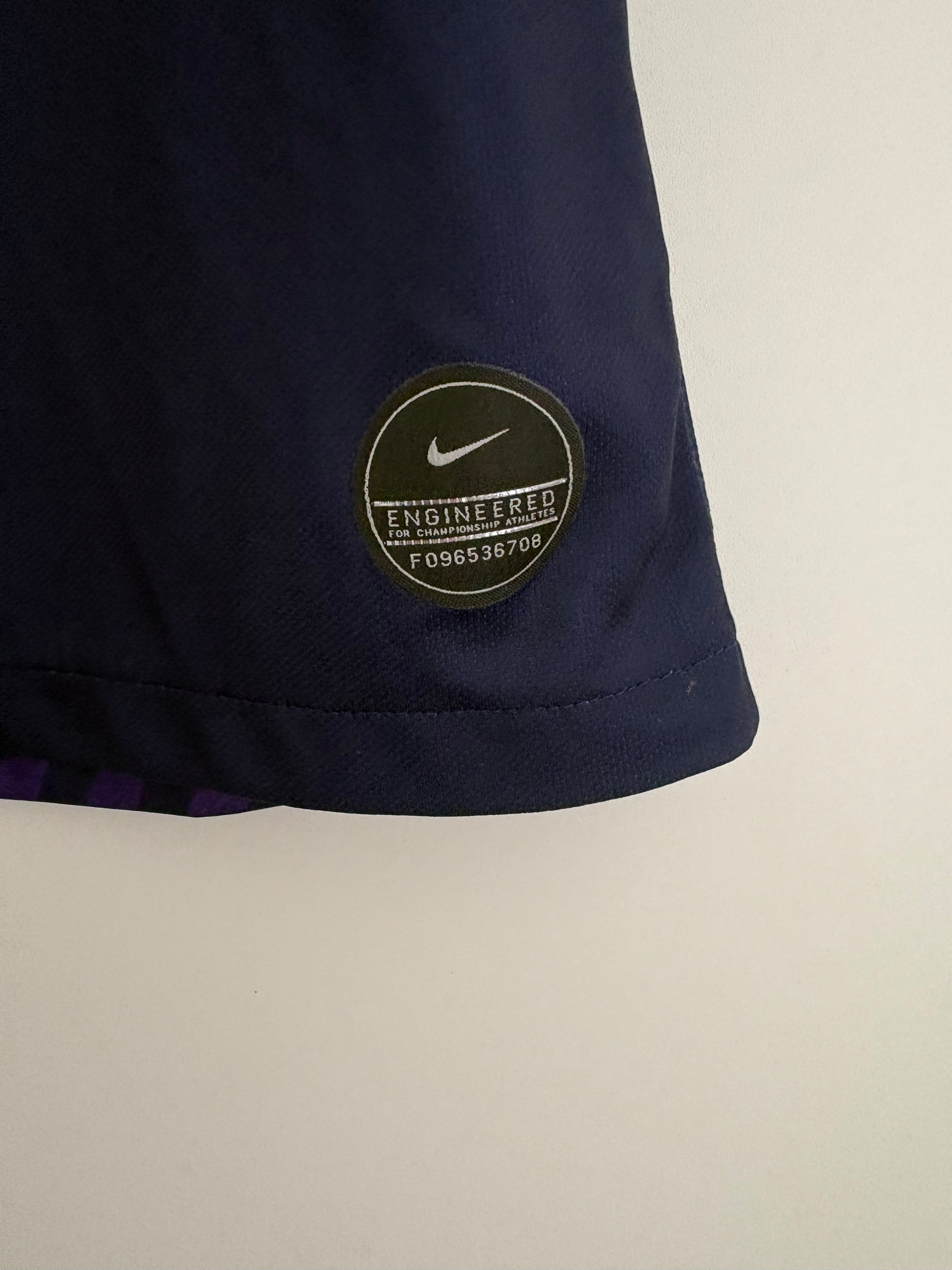 Tottenham 2019/20 Away Shirt - Aurier 24 - Large