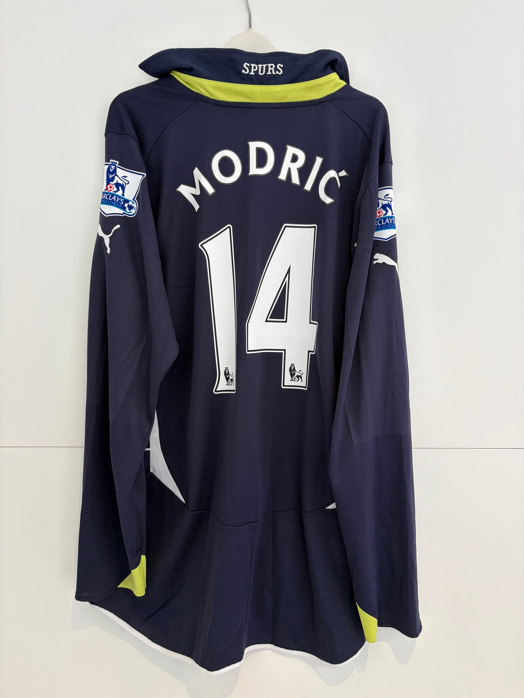 Tottenham 2010/11 Away Shirt - Modrić 14 - XL