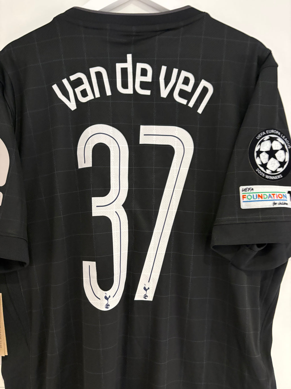 Tottenham 2025/26 Away Shirt - van de Ven 37 - Large