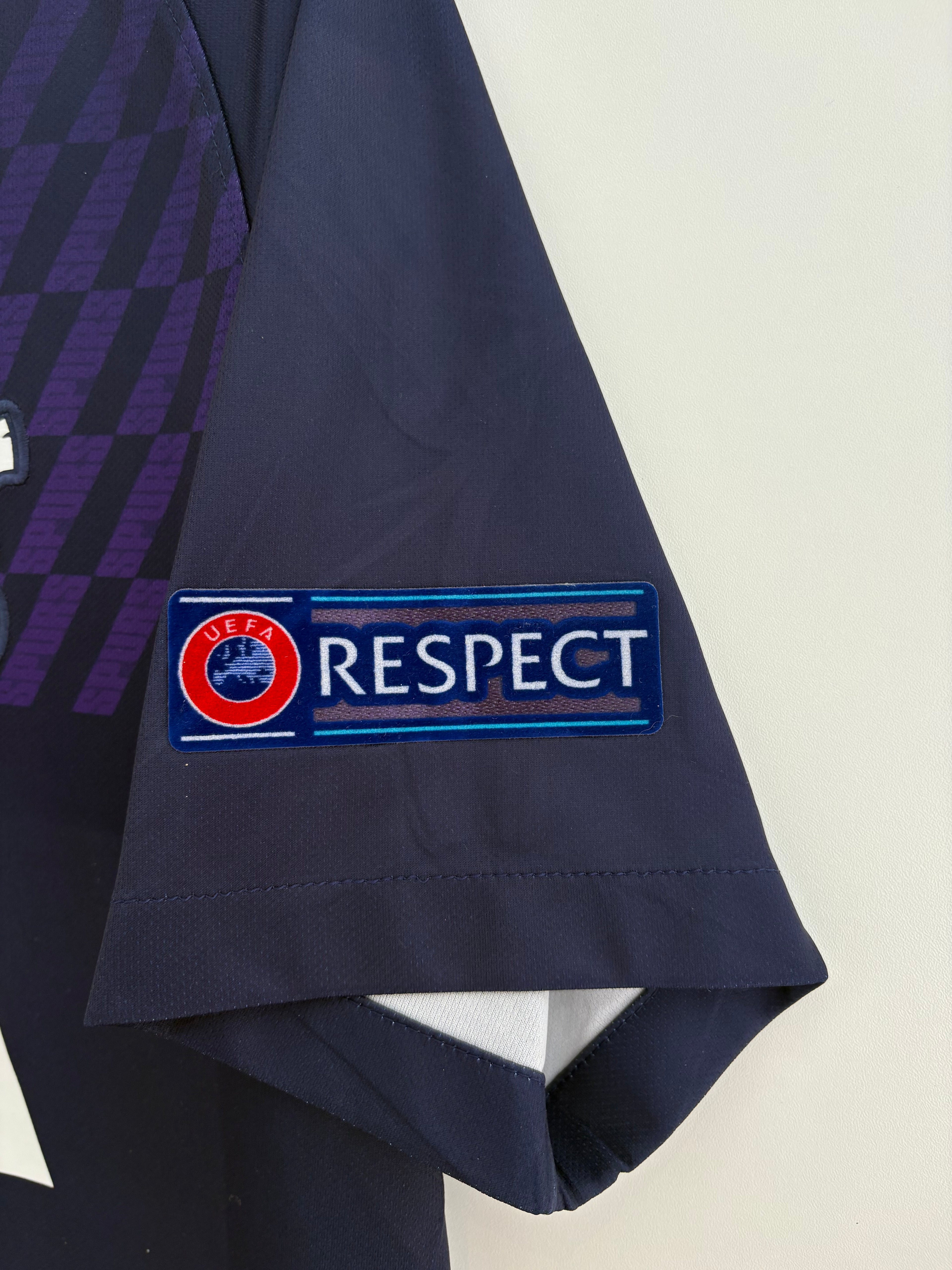 Tottenham 2019/20 Third Shirt - Davies 33 - Large