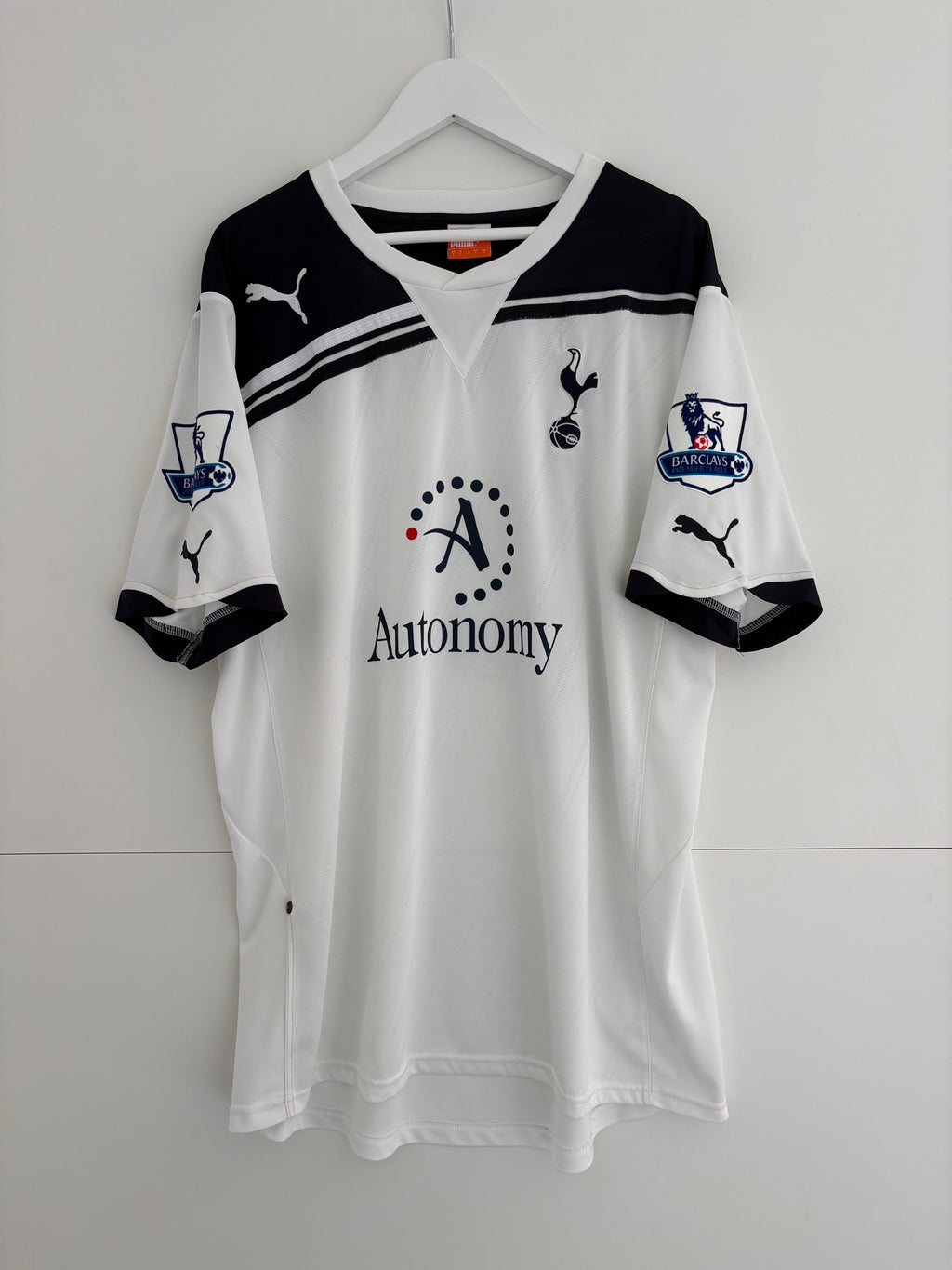 Tottenham 2010/11 Home Shirt - Modrić 14 - Large