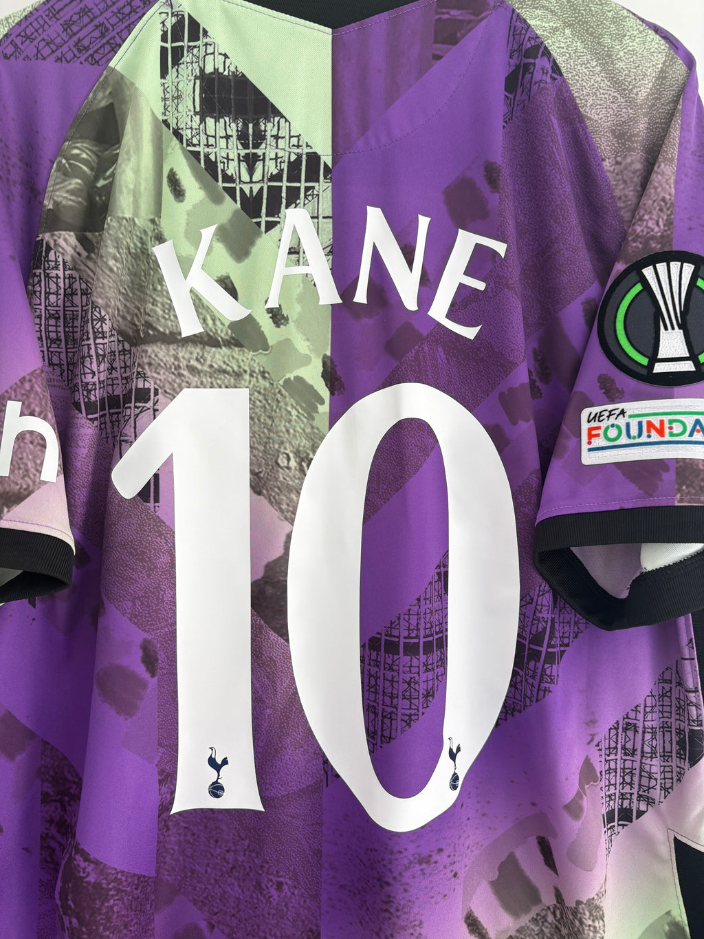Tottenham 2021/22 Third Shirt - Kane 10 - Large