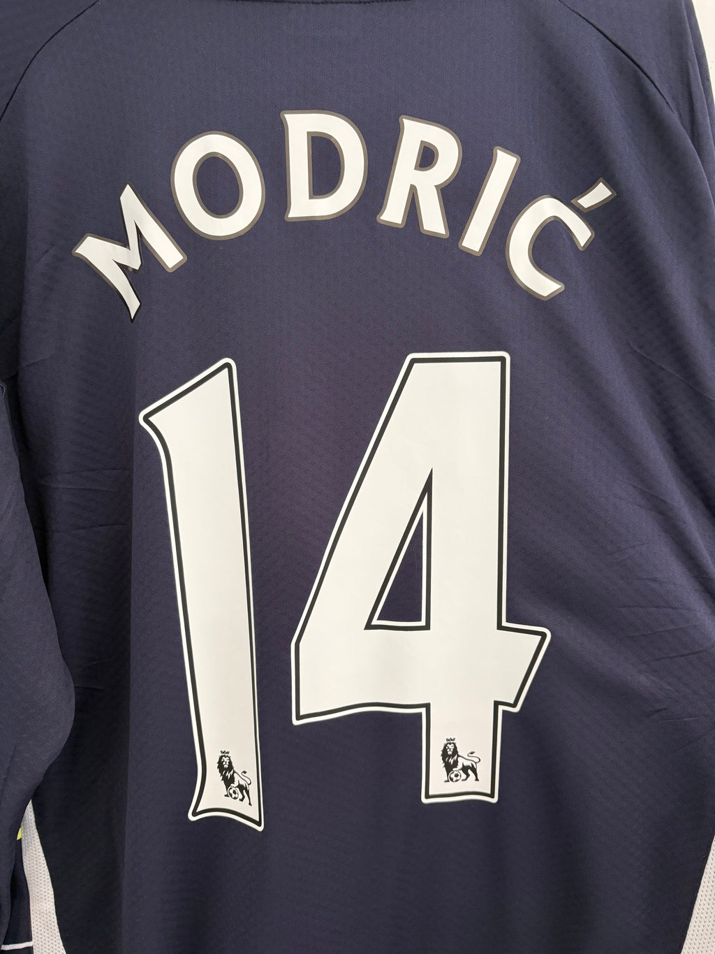 Tottenham 2010/11 Away Shirt - Modrić 14 - XL
