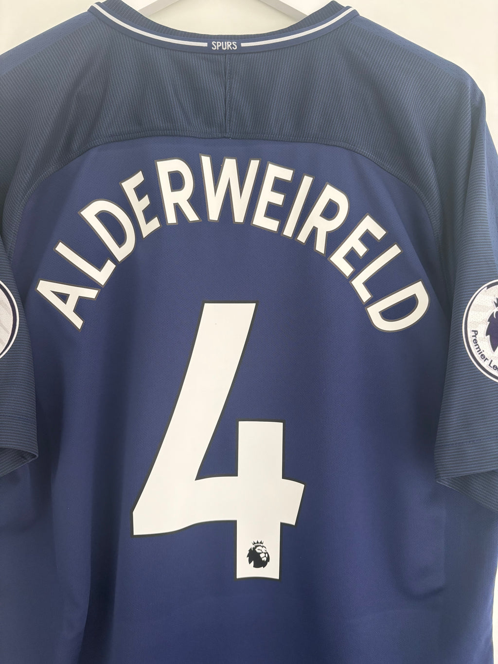 Tottenham 2017/18 Away Shirt - Alderweireld 4 - Large