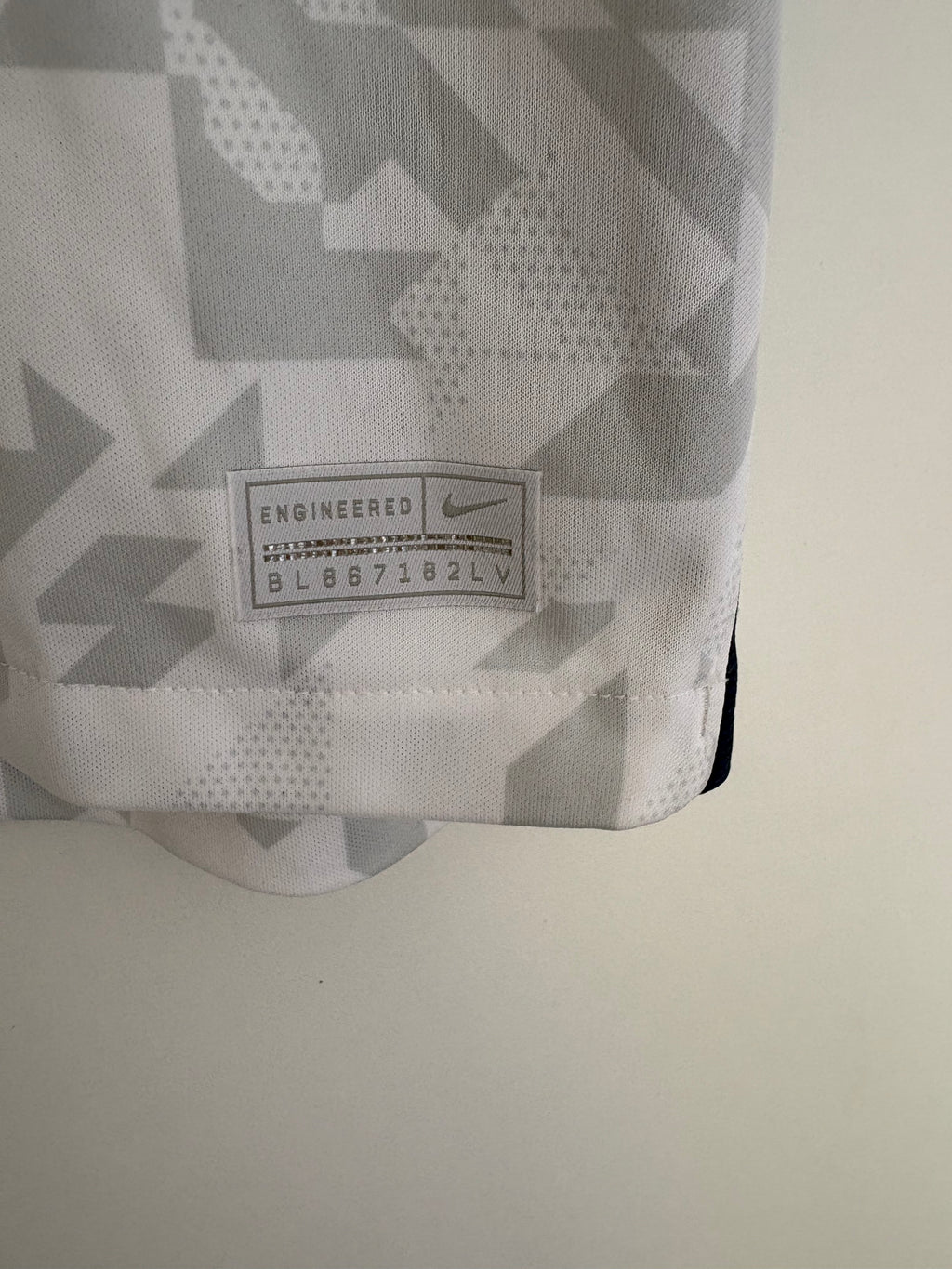 Tottenham 2020/21 Home Shirt - Hojbjerg 5 - Large