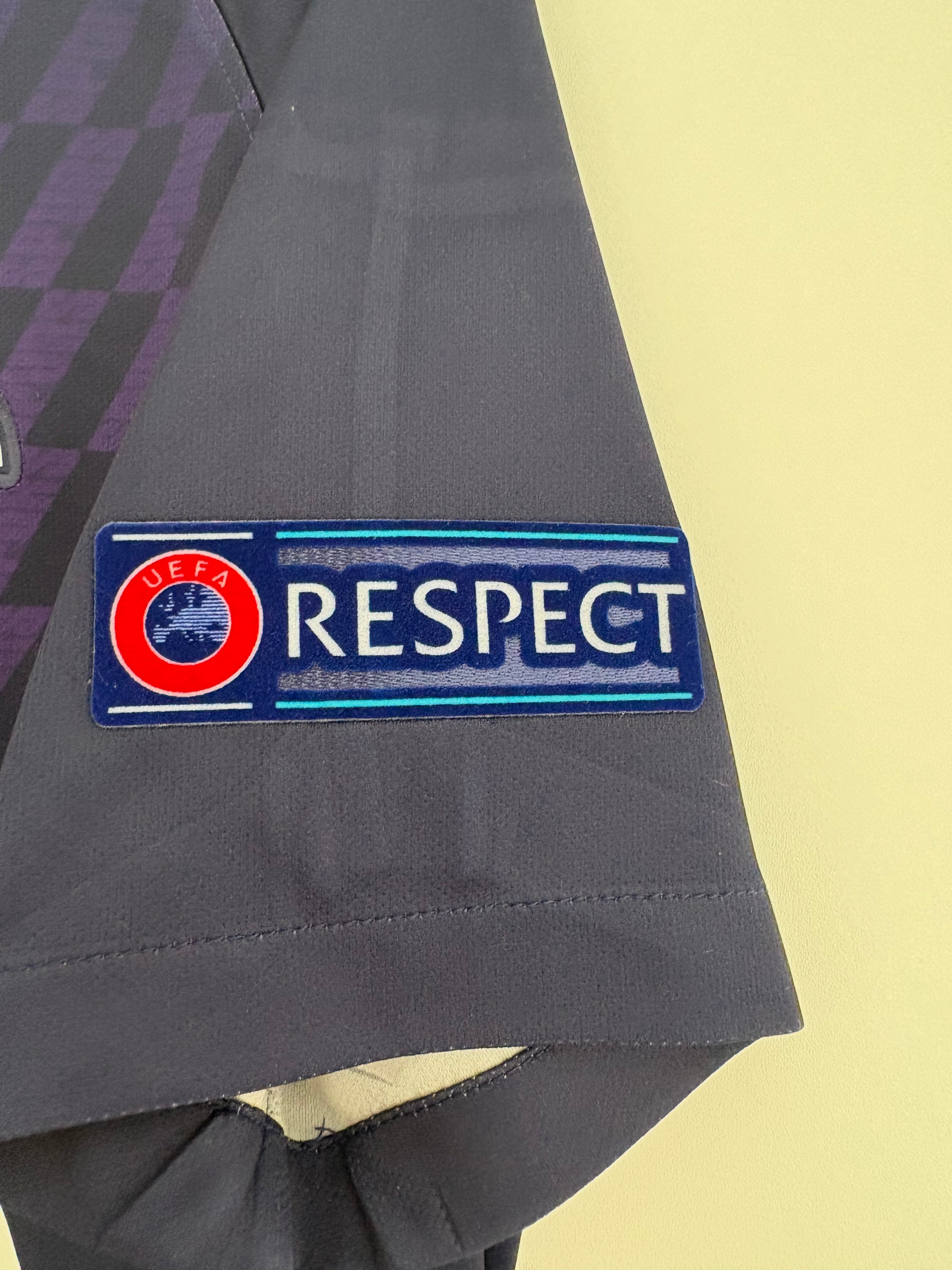 Tottenham 2019/20 Away Shirt - Dele 20 - Small