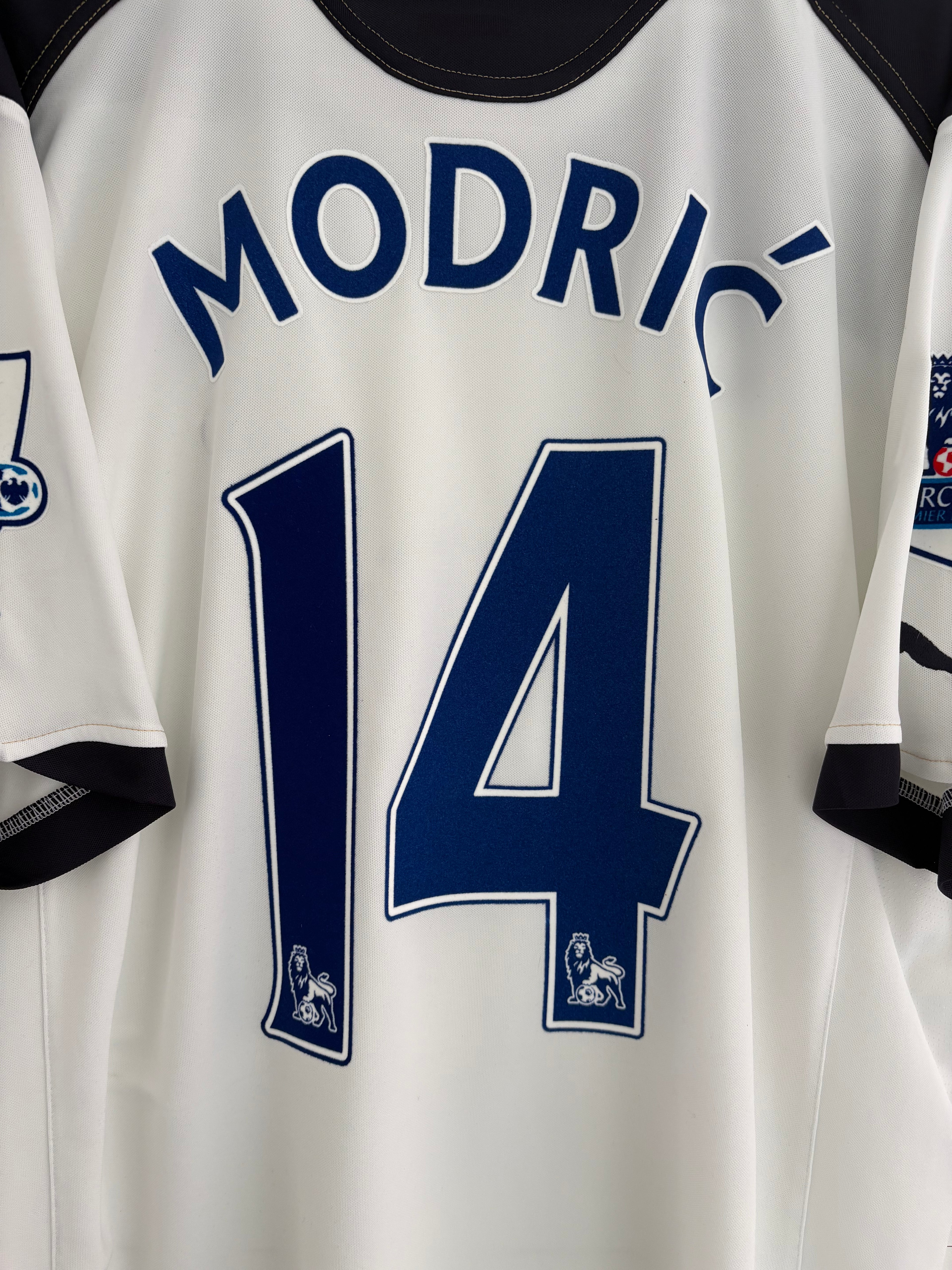 Tottenham 2010/11 Home Shirt - Modrić 14 - Large