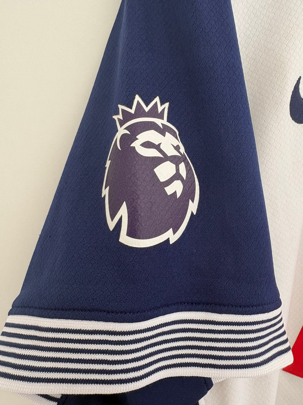 Tottenham 2024/25 Home Shirt - Solanke 19 - Medium