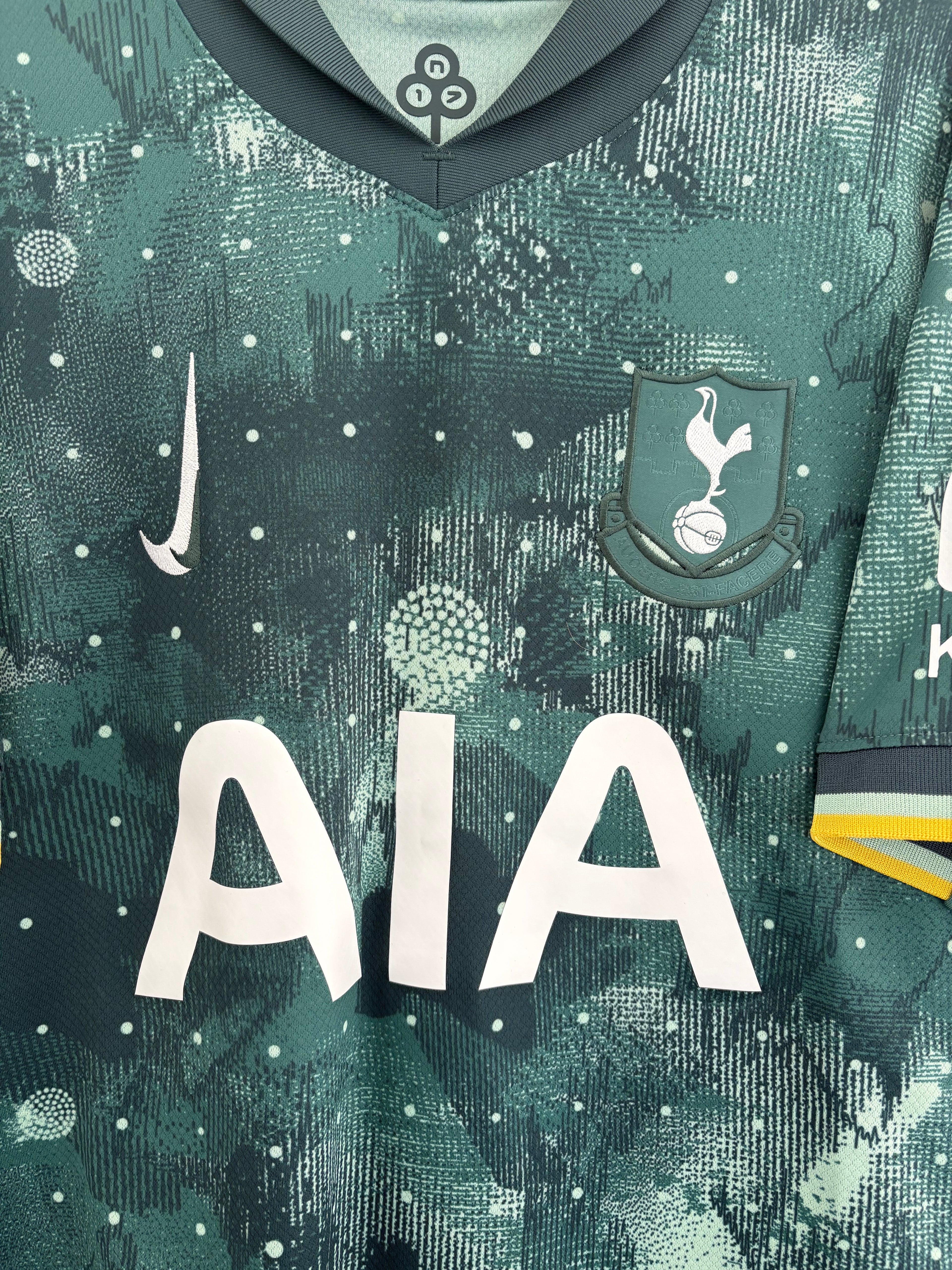 Tottenham 2024/25 Third Shirt - Van de Ven 37 - Medium