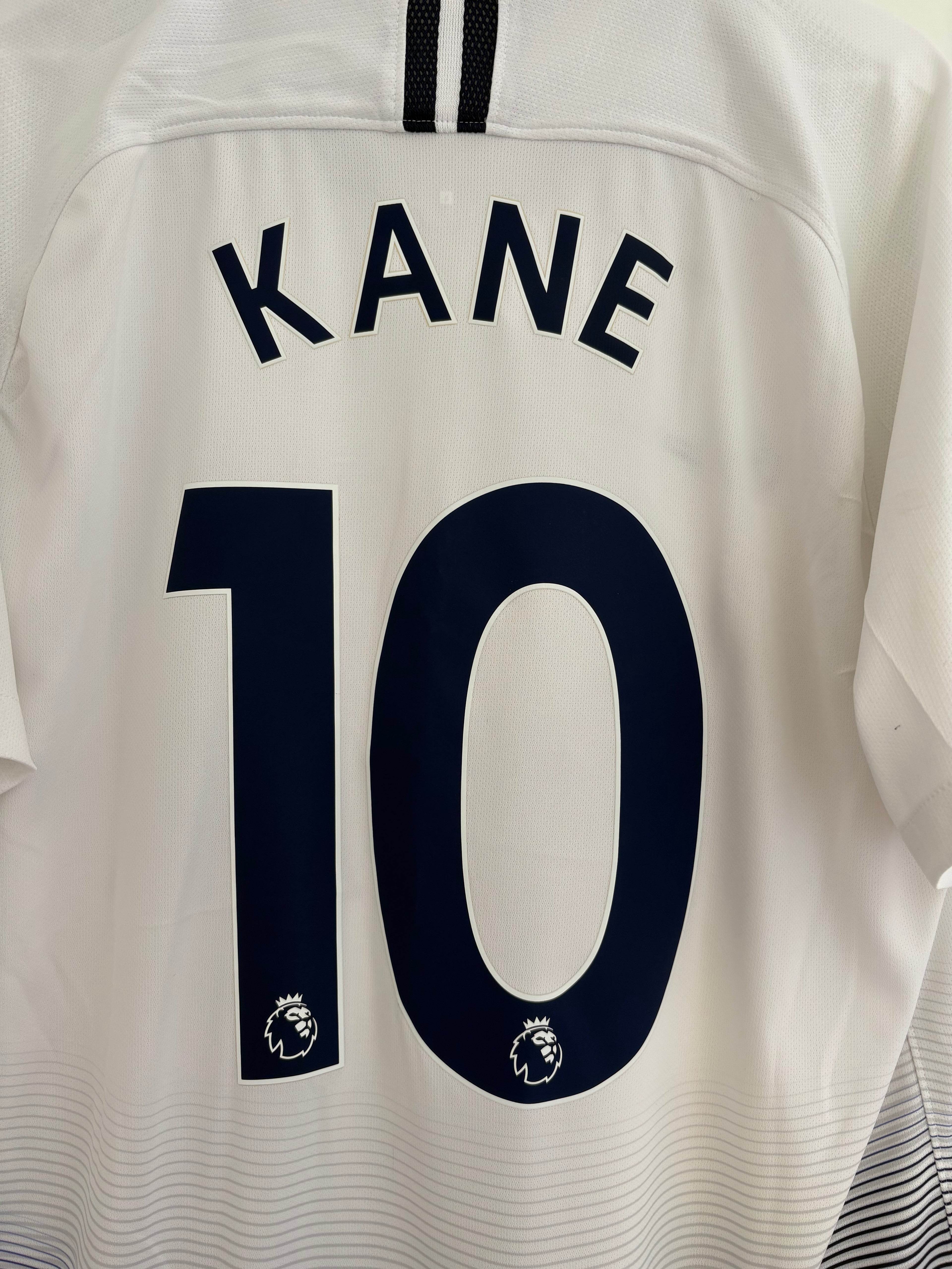Tottenham 2018/19 Home Shirt - Kane 10 - Large