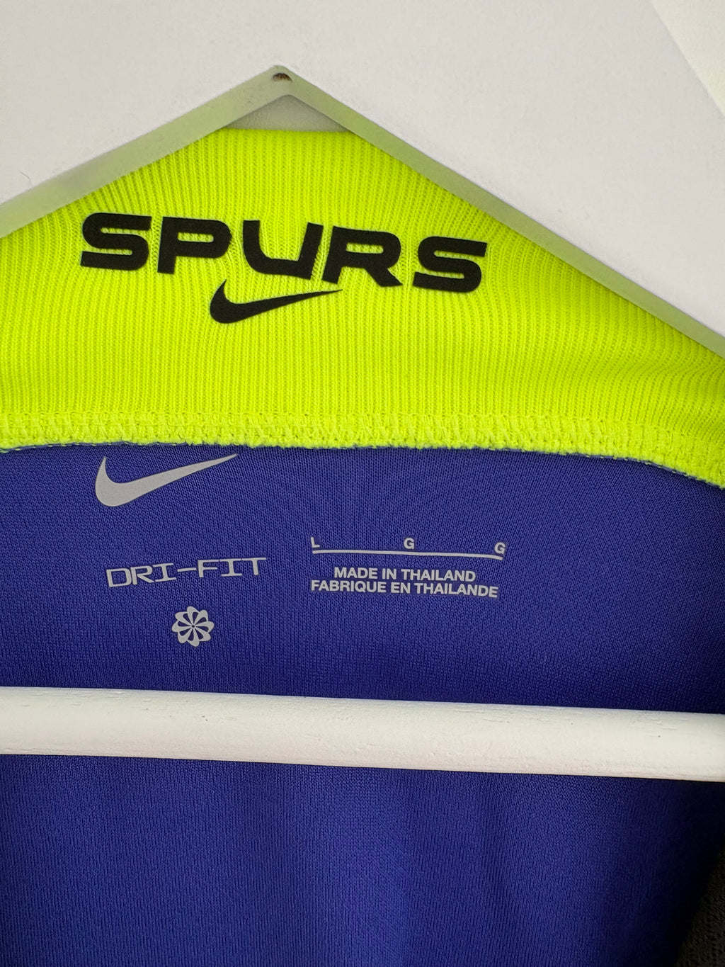 Tottenham 2022/23 Away Shirt - Kane 10 - Large