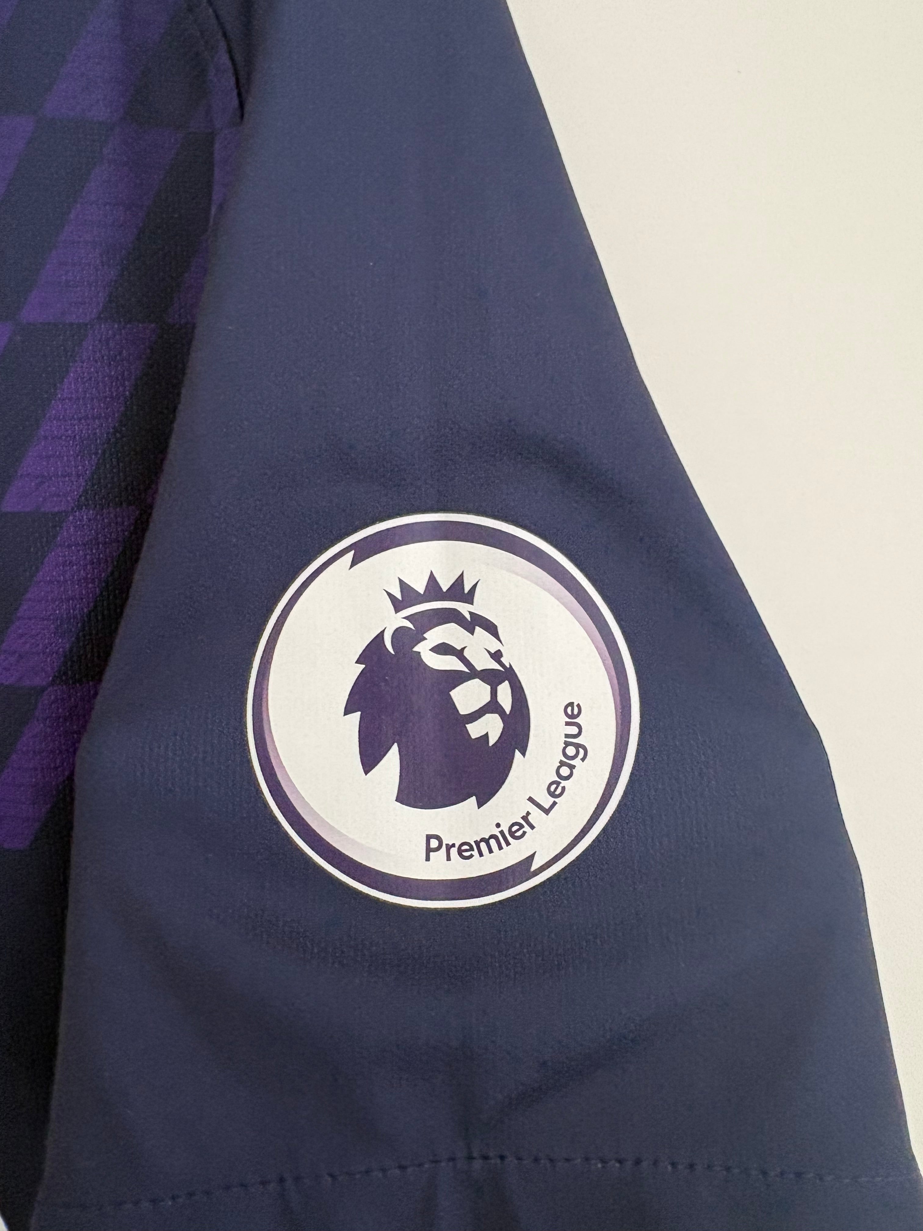 Tottenham 2019/20 Away Shirt - Aurier 24 - Large