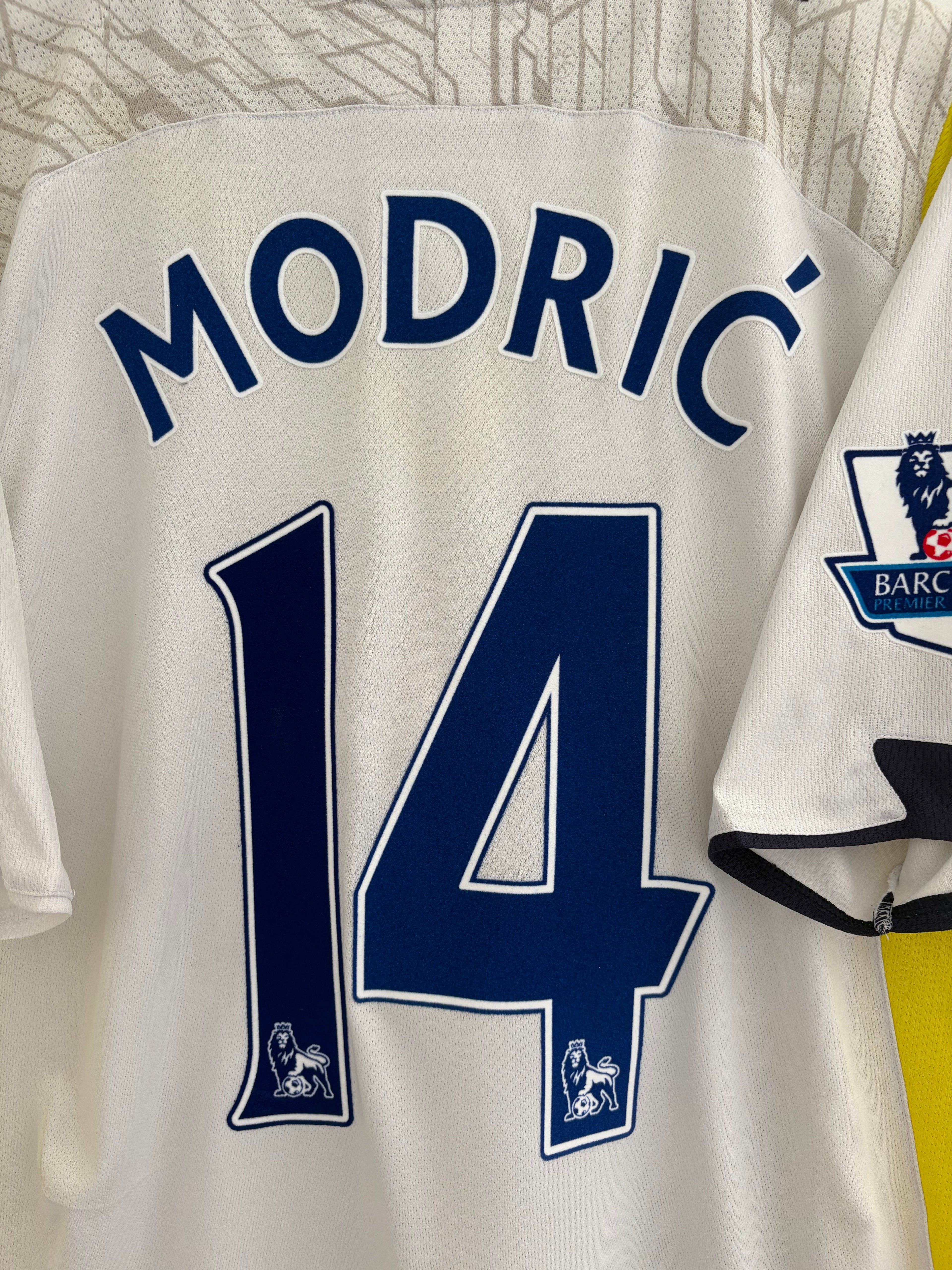 Tottenham 2009/10 Home Shirt - Modrić 14 - Large