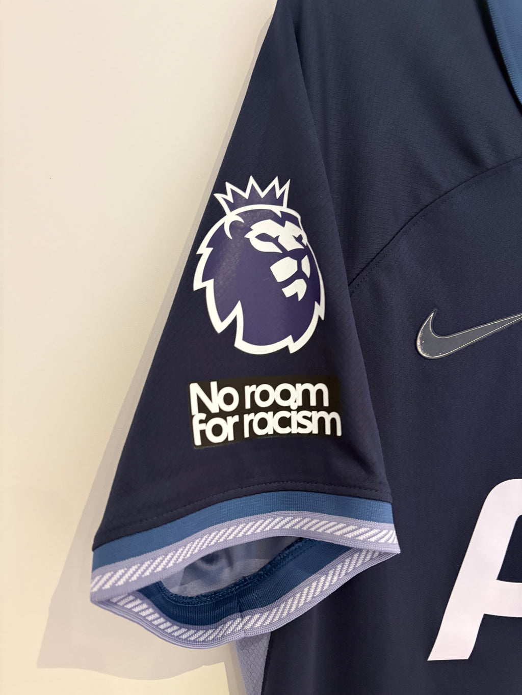 Tottenham 2023/24 Away Shirt - Van de Ven 37 - Medium