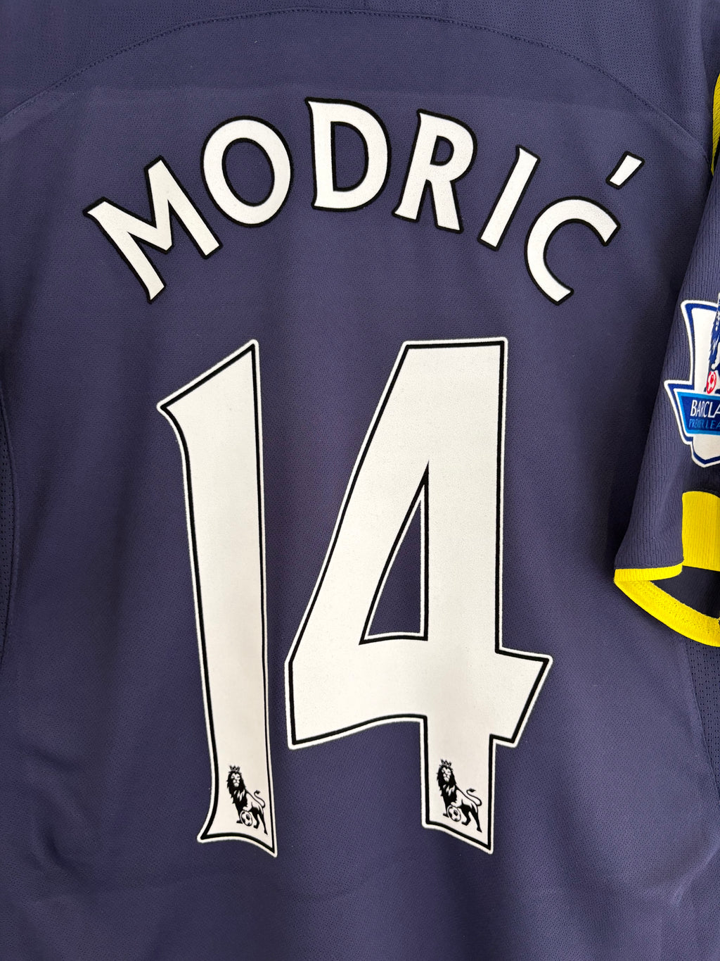 Tottenham 2009/10 Away Shirt - Modrić 14 - Medium