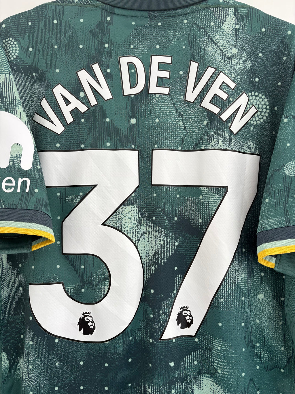 Tottenham 2024/25 Third Shirt - Van de Ven 37 - Medium